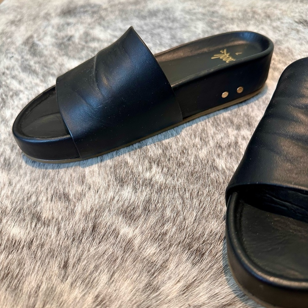 beek PELICAN Leather Slide Sandals - Picture 6 of 8